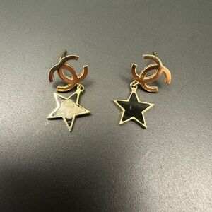 14kt dangling star earrings